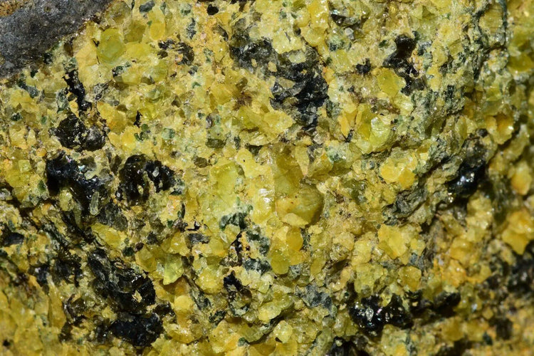 Volcanic PERIDOT / OLIVINE BOMB - Saharock.com