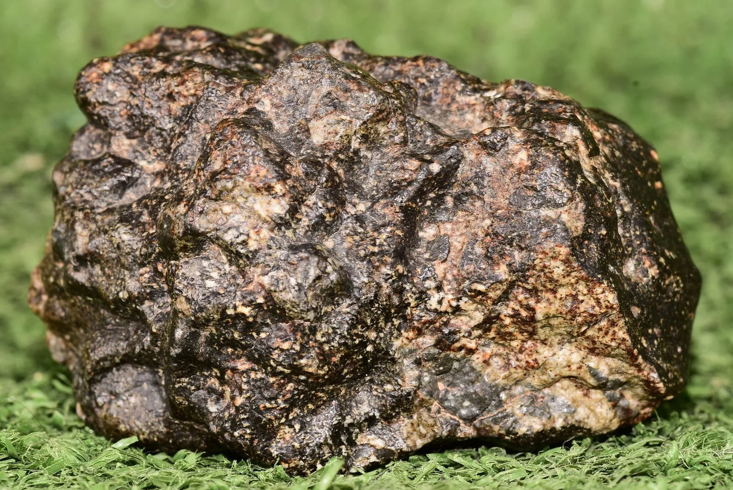 Meteorite Eucrite Brecciated NWA 14410 fragment 176g - MeteoriteNwa.com