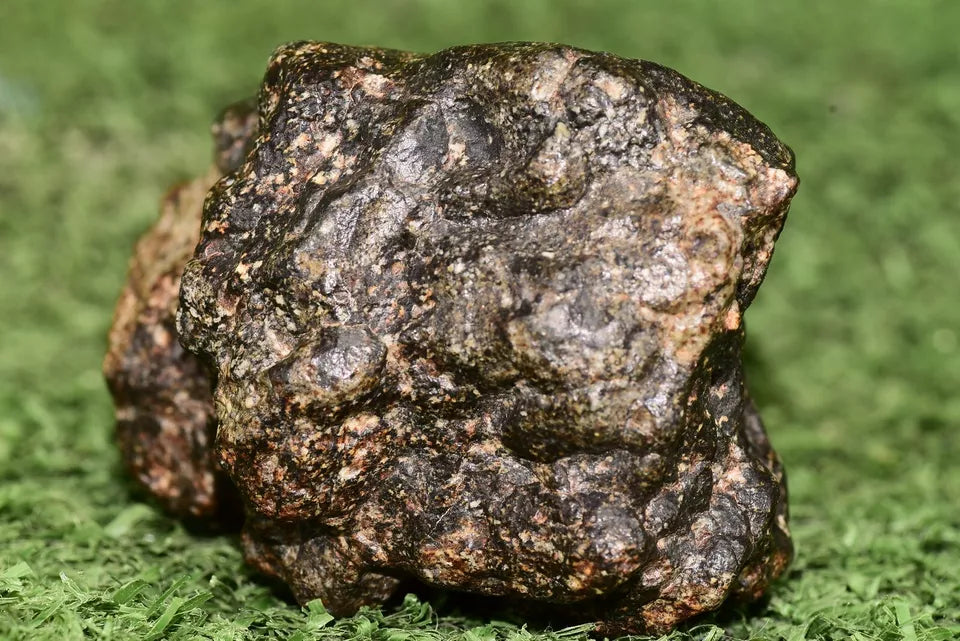 Meteorite Eucrite Brecciated NWA 14410 fragment 176g - MeteoriteNwa.com