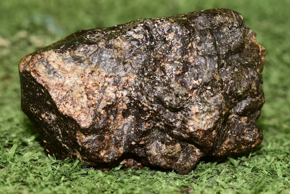 Meteorite Eucrite Brecciated NWA 14410 fragment 176g - MeteoriteNwa.com