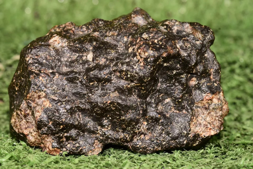 Meteorite Eucrite Brecciated NWA 14410 fragment 176g - MeteoriteNwa.com