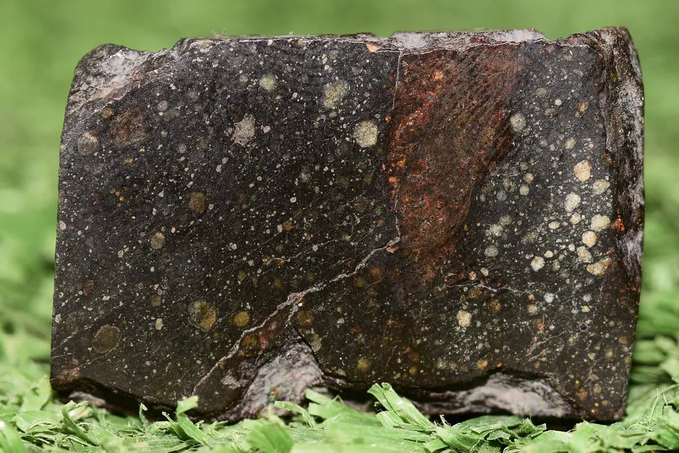 Meteorite Chondrite NWA 12858 RUMURUTI R3 6.97 G SLICE - MeteoriteNwa.com