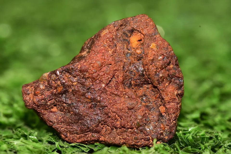 Meteorite NWA 14869 HED achondrite diogenite melt breccia 4.11 g - MeteoriteNwa.com