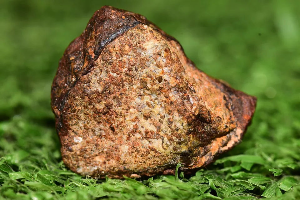 Meteorite NWA 14869 HED achondrite diogenite melt breccia 4.11 g - MeteoriteNwa.com
