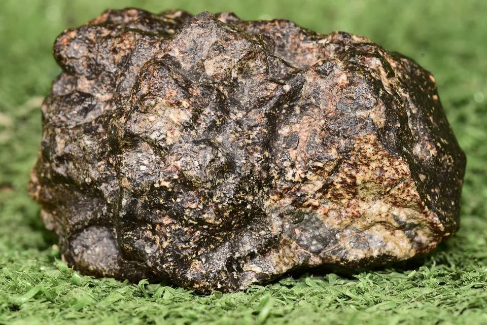 Meteorite Eucrite Brecciated NWA 14410 fragment 176g - MeteoriteNwa.com