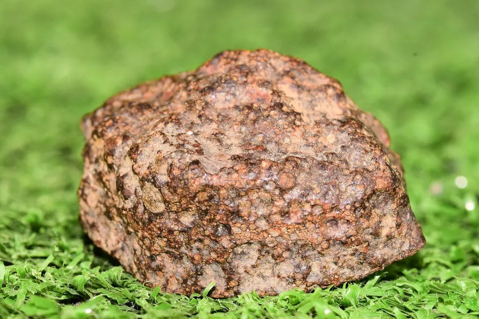 Meteorite Chondrite L3 NWA 12341 With Amazing chondrules endcut 15.4 g - MeteoriteNwa.com