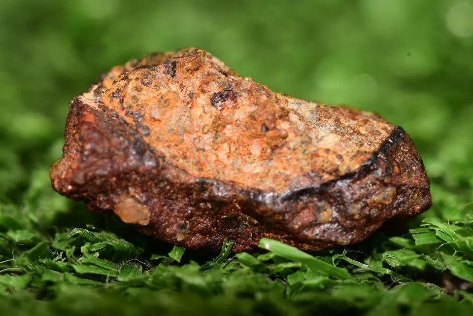 Meteorite NWA 14869 HED achondrite diogenite melt breccia 4.11 g - MeteoriteNwa.com