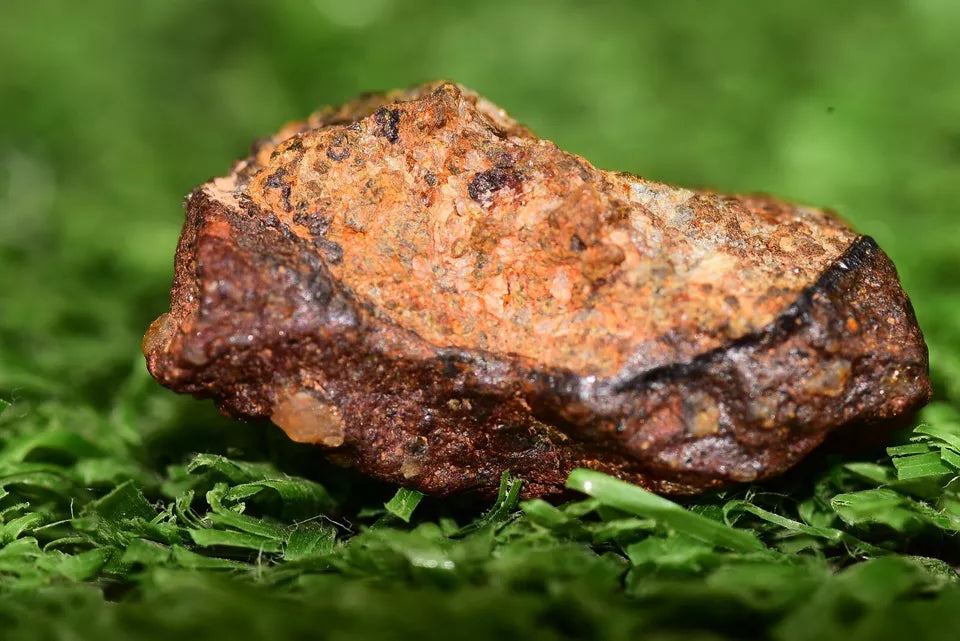 Meteorite NWA 14869 HED achondrite diogenite melt breccia 4.11 g - MeteoriteNwa.com