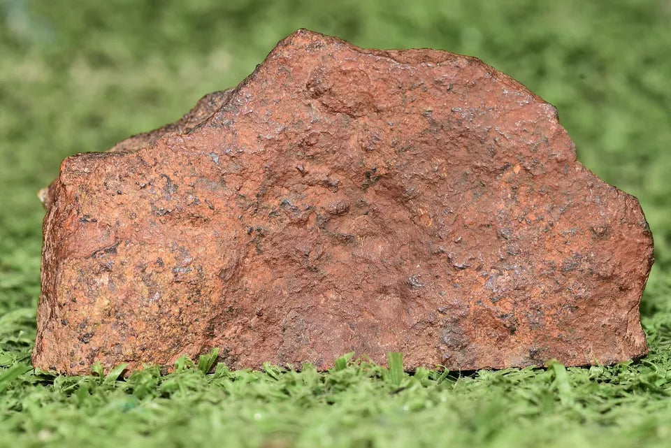 RARE CLASS Meteorite chondrite H7 NWA 14234 main Mass 77.5 grams - MeteoriteNwa.com