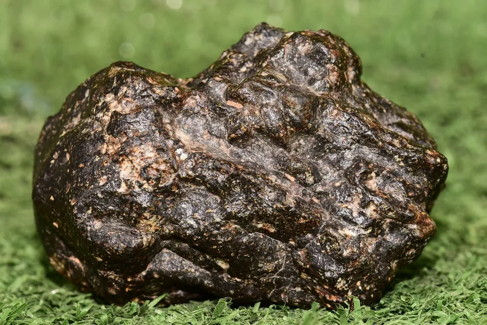 Meteorite Eucrite Brecciated NWA 14410 fragment 176g - MeteoriteNwa.com