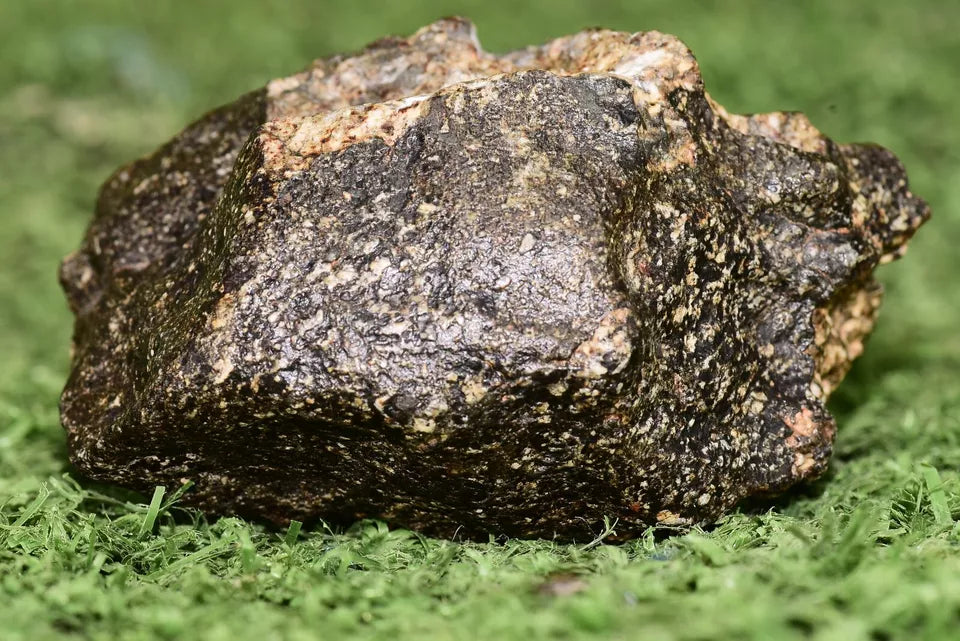 Meteorite Eucrite Brecciated NWA 14410 fragment 112 g - MeteoriteNwa.com