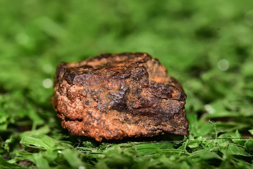 Meteorite NWA 14869 HED achondrite diogenite melt breccia 2.11 g - MeteoriteNwa.com