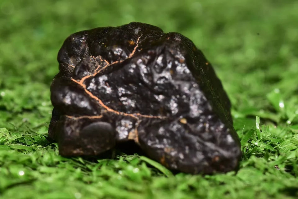 Meteorite Carbonaceous chondrite Ck3 NWA 14406 Main Mass 18.9G - MeteoriteNwa.com