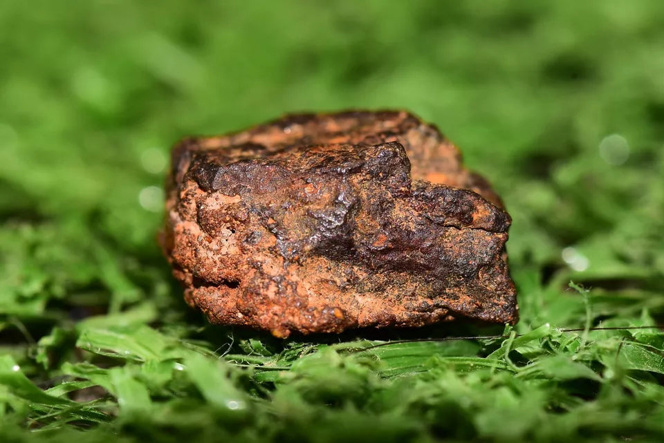 Meteorite NWA 14869 HED achondrite diogenite melt breccia 2.11 g - MeteoriteNwa.com