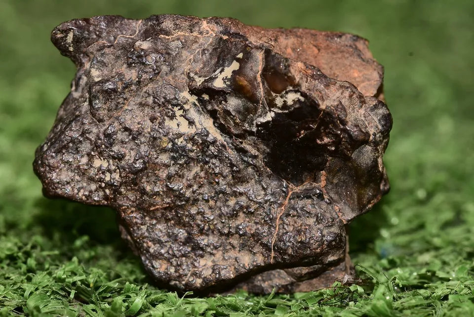 Meteorite Mesosiderite stony Iron NWA 14867 Endcut 30.7 g - MeteoriteNwa.com